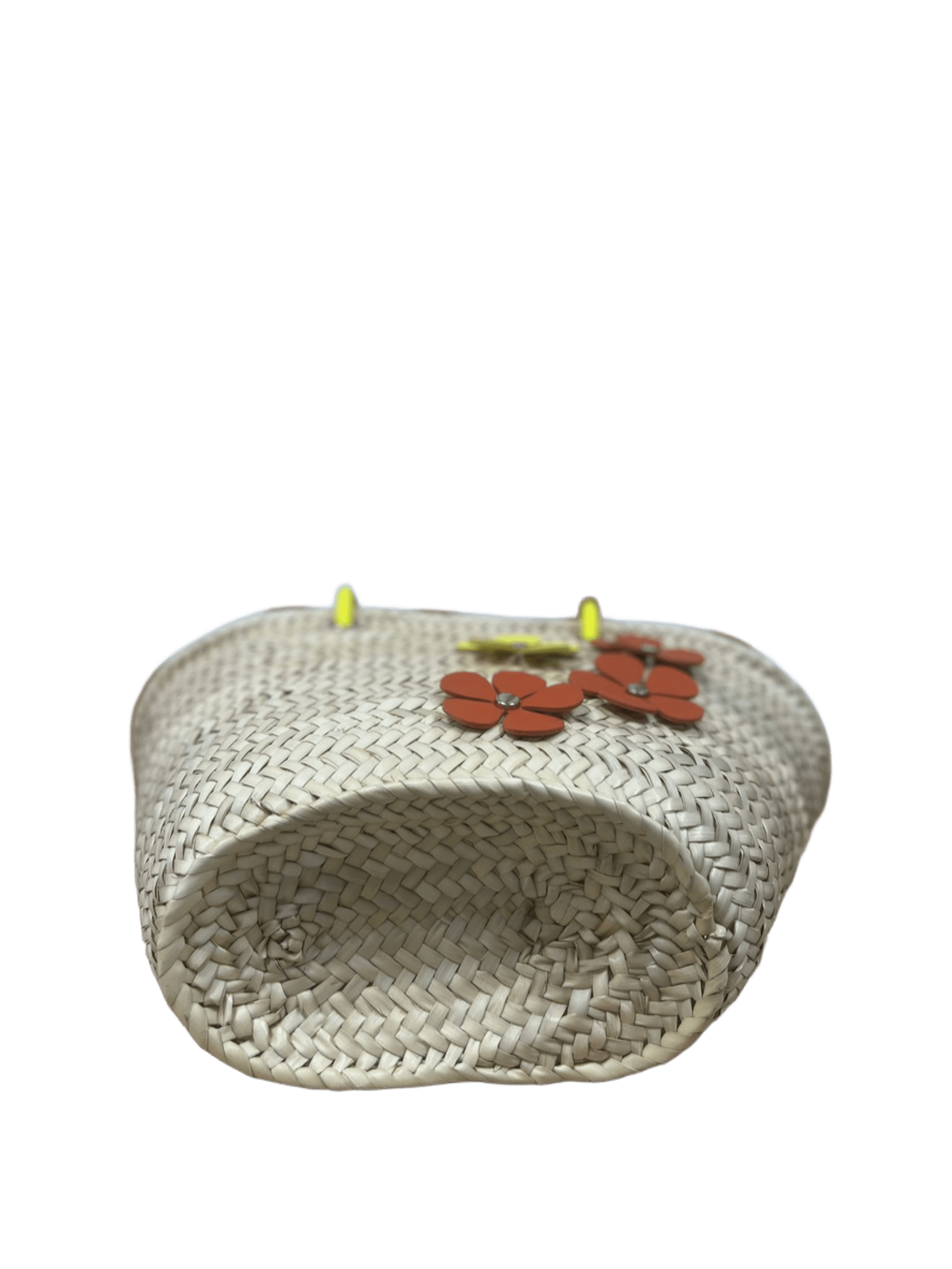 Bolso capazo hojas de palma y flores de piel amarillla y cuero vista inferior